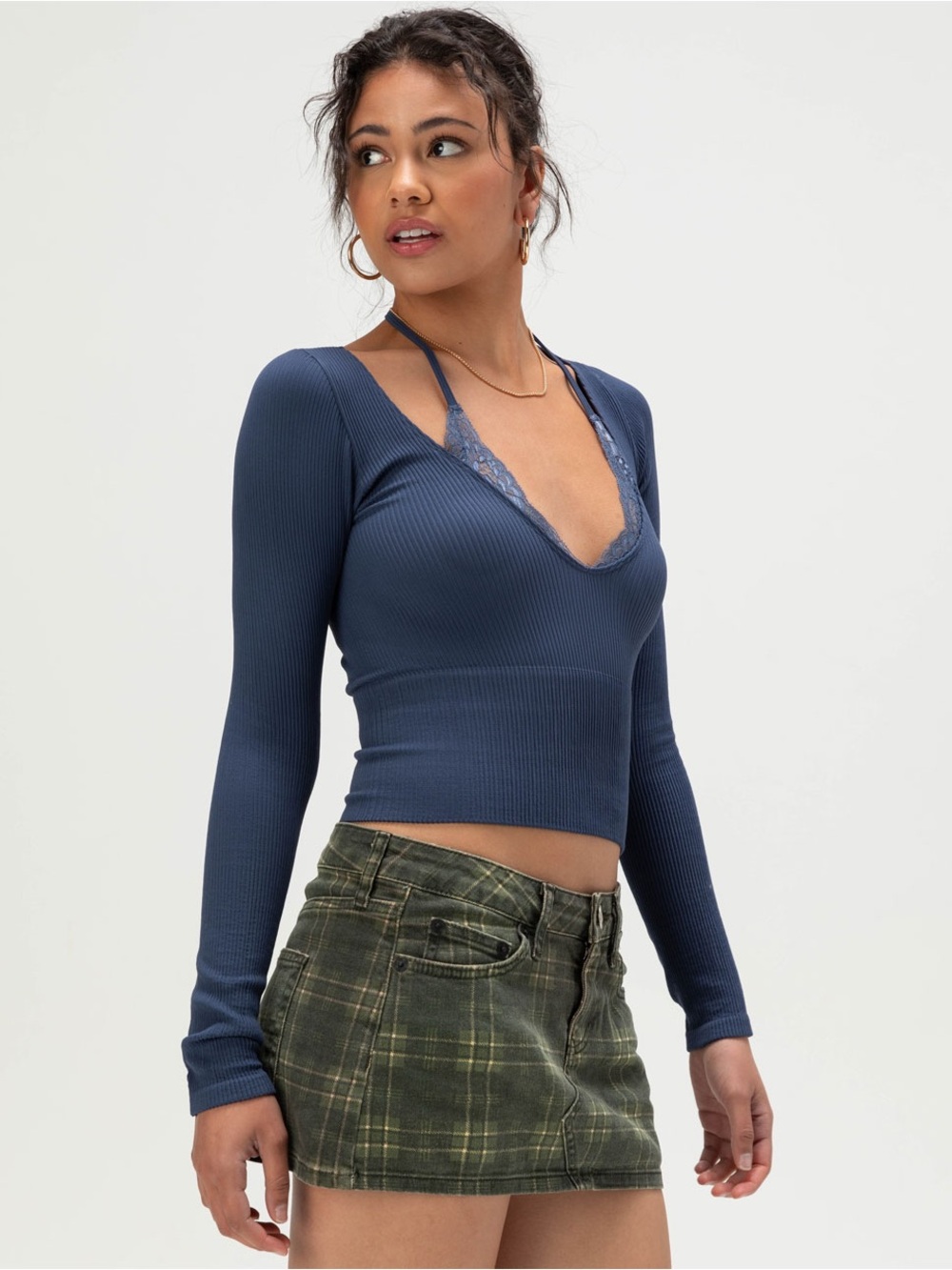 94. BDG • Ribbed Deep V Long-Sleeve Crop Top - Navy